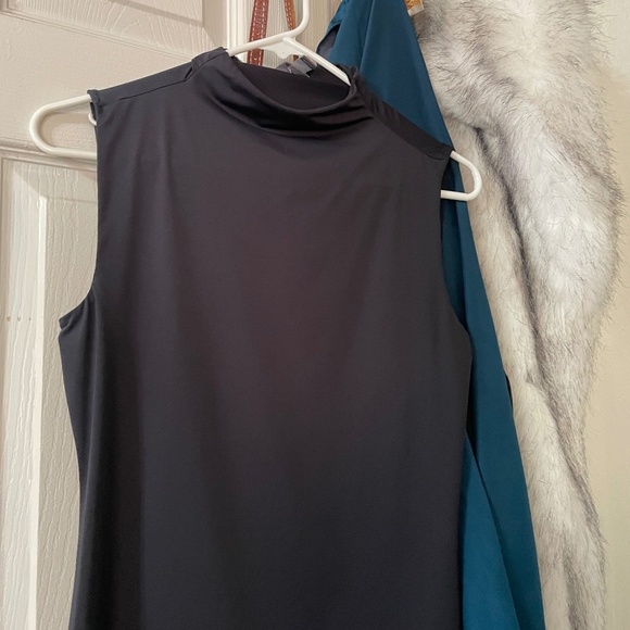 Black mock neck slinky top - Picture 1 of 6